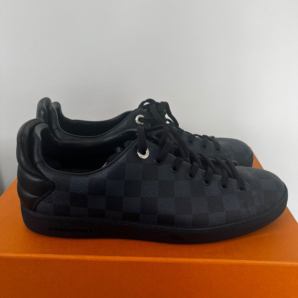 Louis Vuitton mens sneakers size 8.5 - Picture 3 of 11